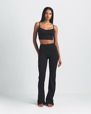 MATTE+SLIM+FLARE+LEGGING.png